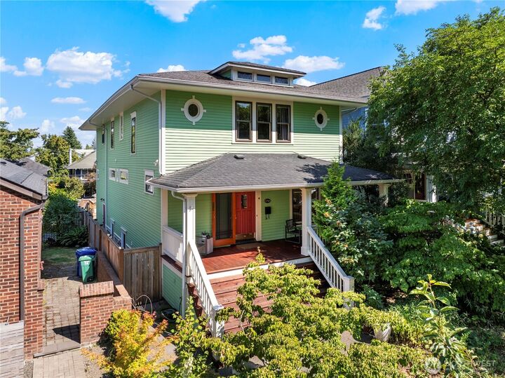 Property Photo: 1250 17th Avenue E WA 98112