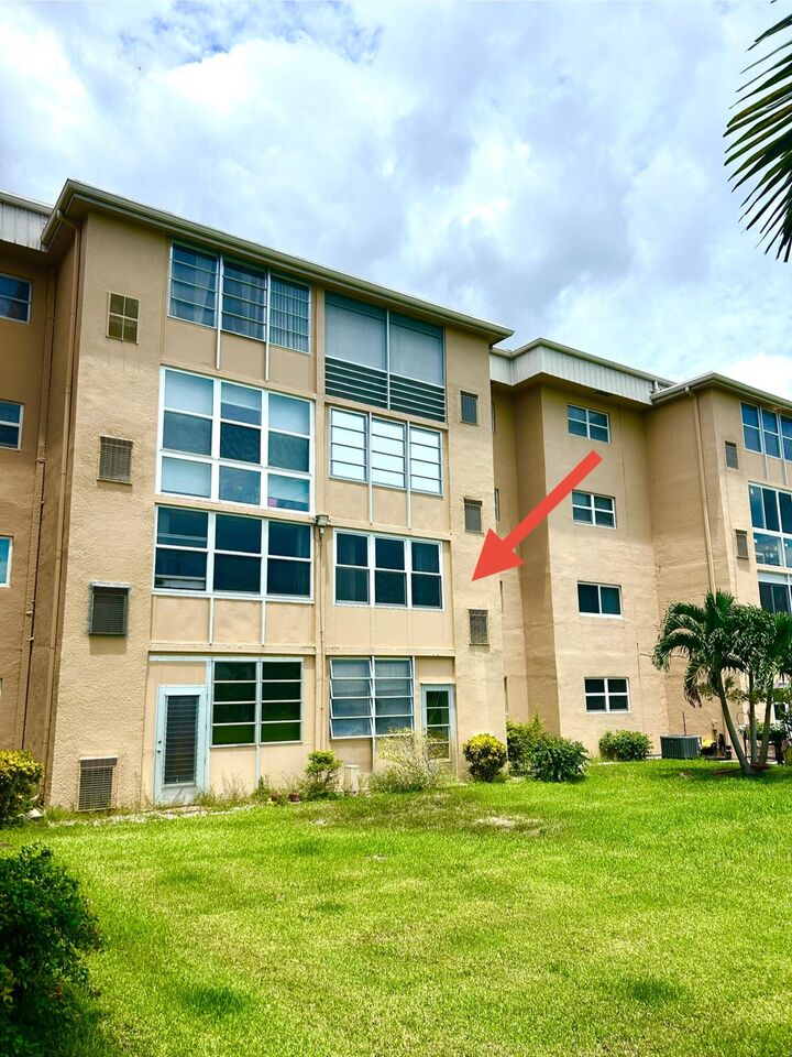Property Photo:  2600 NE 1st Lane 2050  FL 33435 