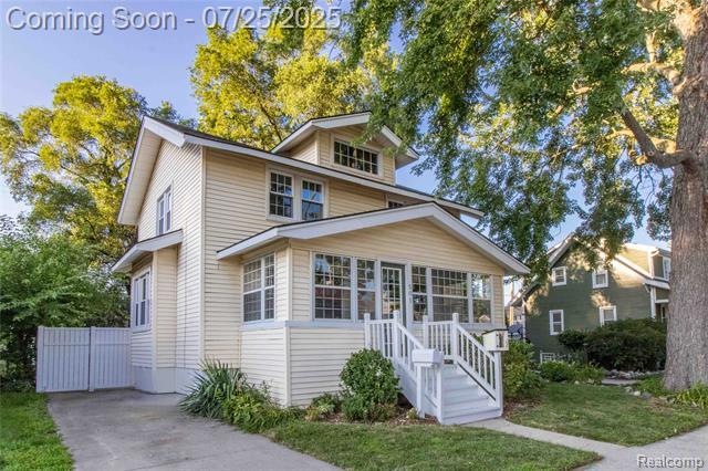 Property Photo:  505 Chambers Street  MI 48067 