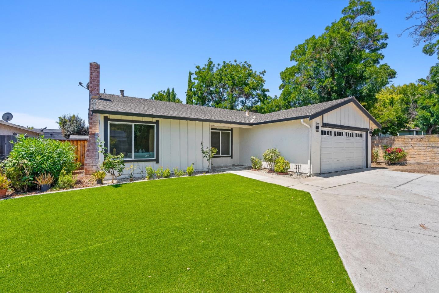 Property Photo: 295 Esmeralda Court CA 95116