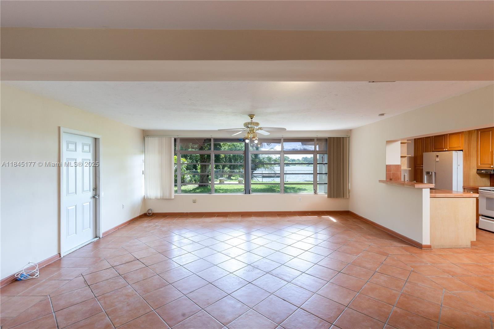 Property Photo: 10415 SW 87th Ave FL 33176