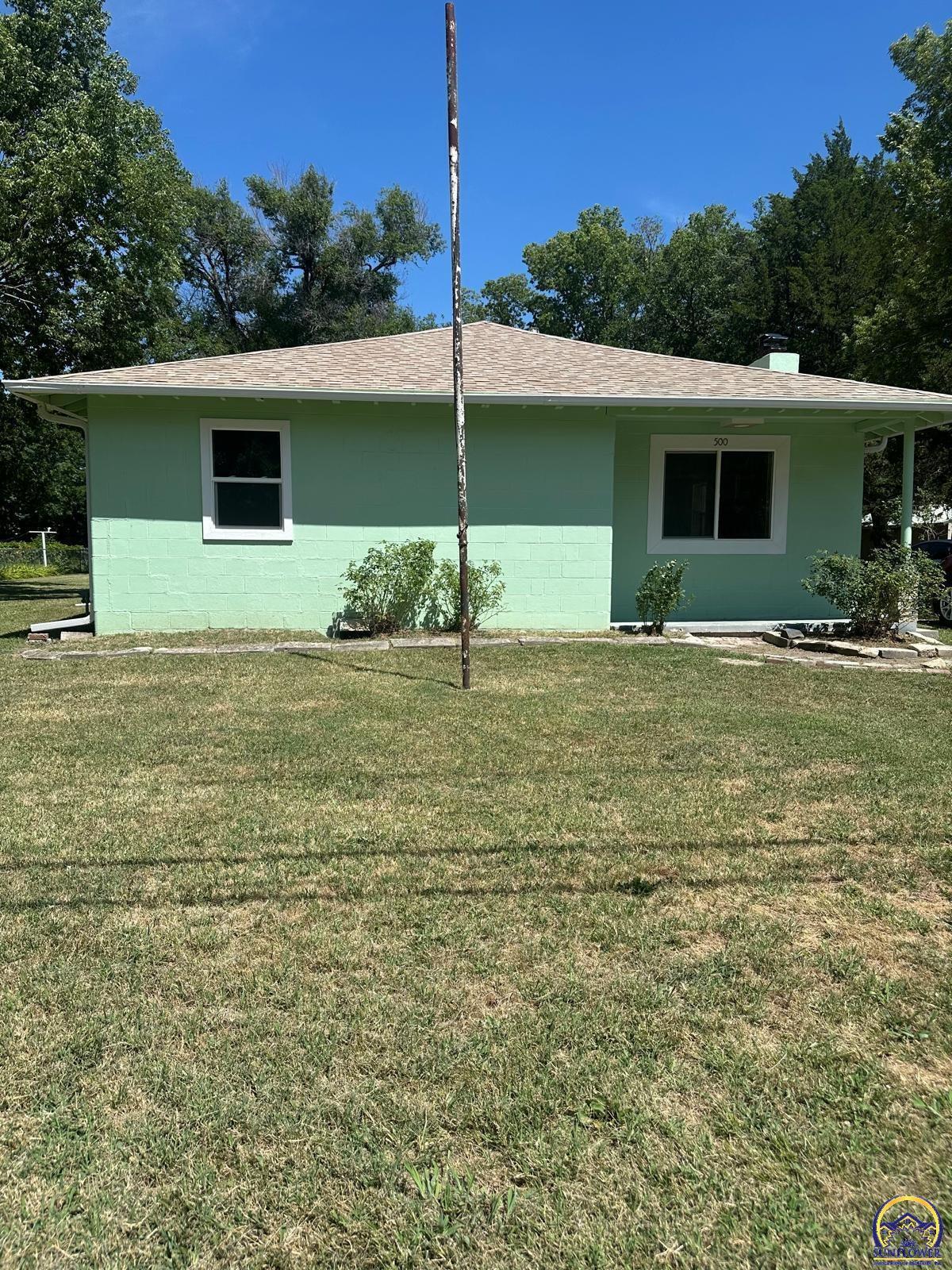 Property Photo: 500 Whildin St KS 66801