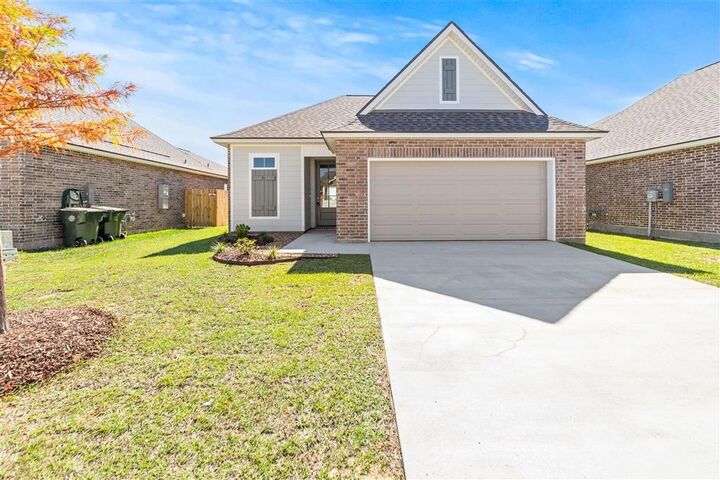 Property Photo: 3060 Southern Trace Drive LA 70607