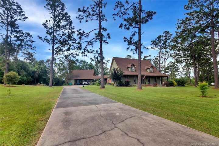 Property Photo: 2619 E Levingwood Road E LA 70611