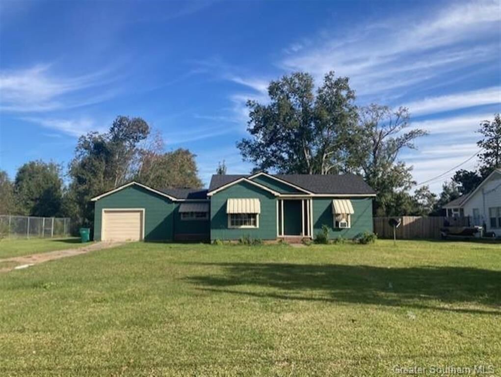 Property Photo:  219 Vine Street  LA 70663 