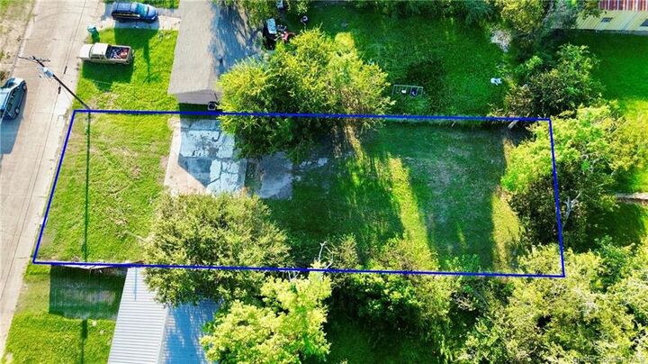 Property Photo:  718 W Lyons Street W  LA 70663 
