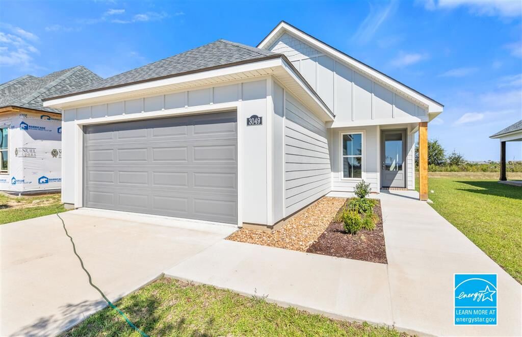 Property Photo: 3049 Southern Trace Drive LA 70607