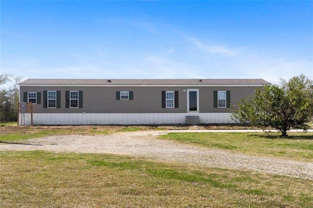 Property Photo: 1508 Ira Breaux Road LA 70615