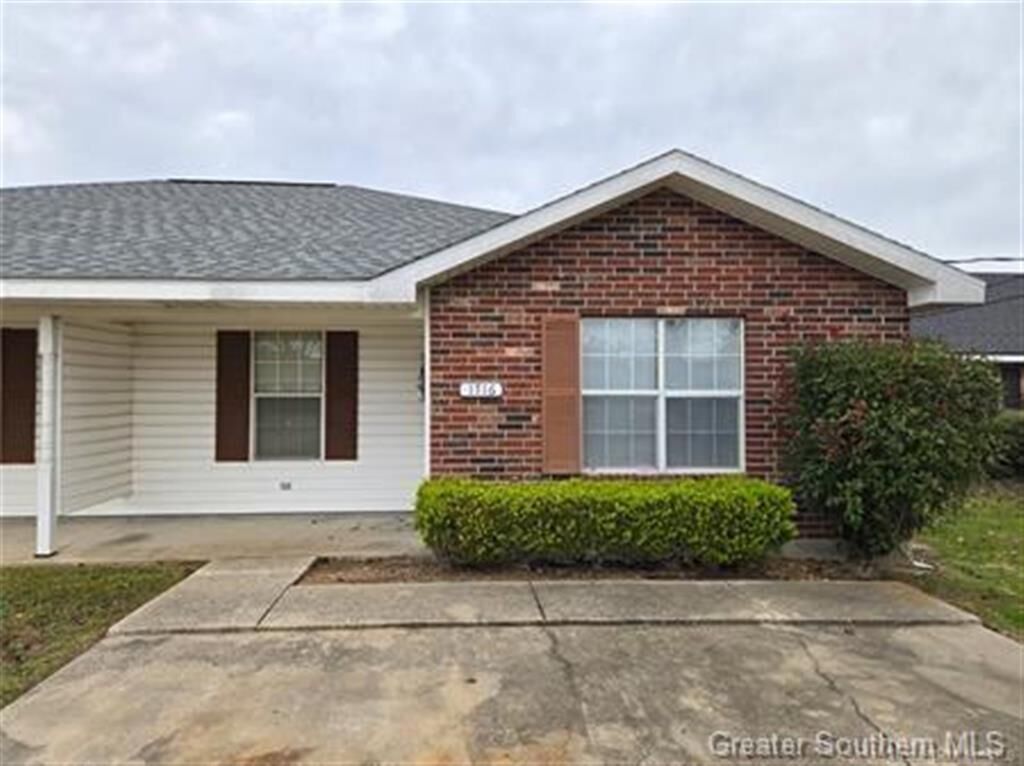 Property Photo: 1716-1718 N Tallowood Drive N LA 70605