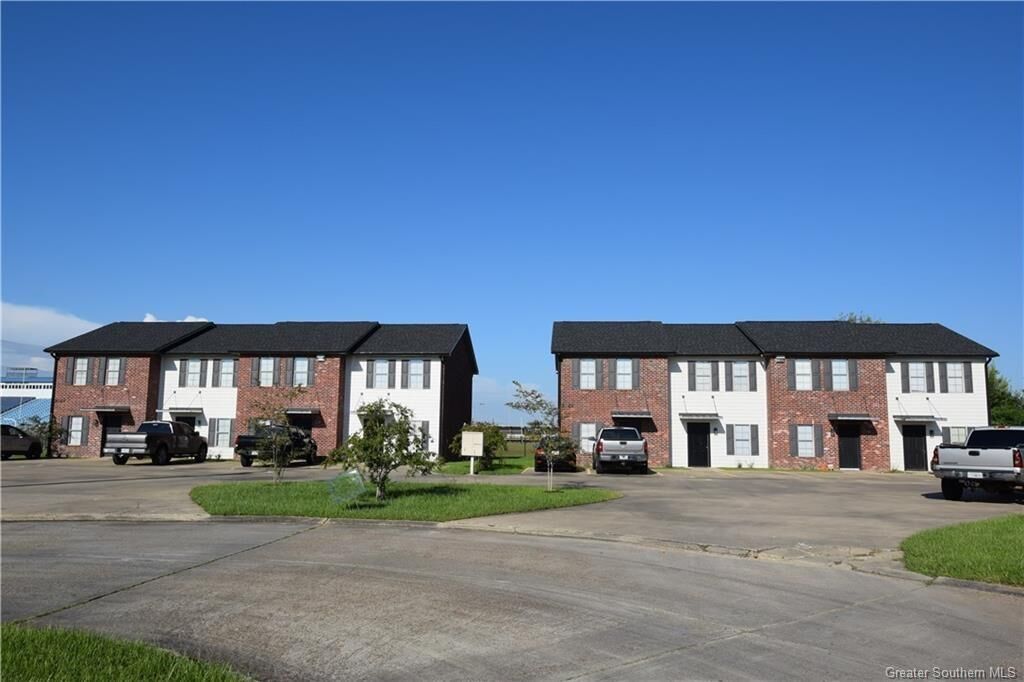 Property Photo: 2020 Southwood Drive 2021 LA 70605