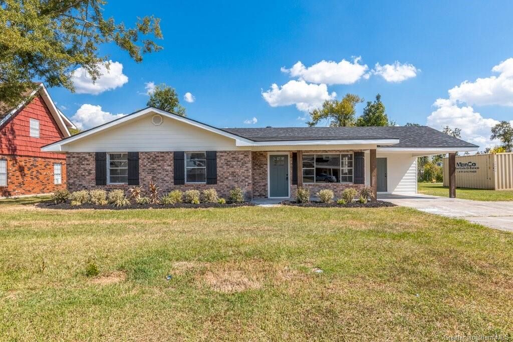 Property Photo: 1418 Rue Des Chene Street LA 70669