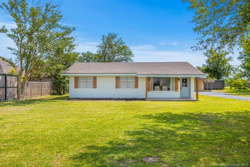 Property Photo:  2601 Lorraine Lane  LA 70605 