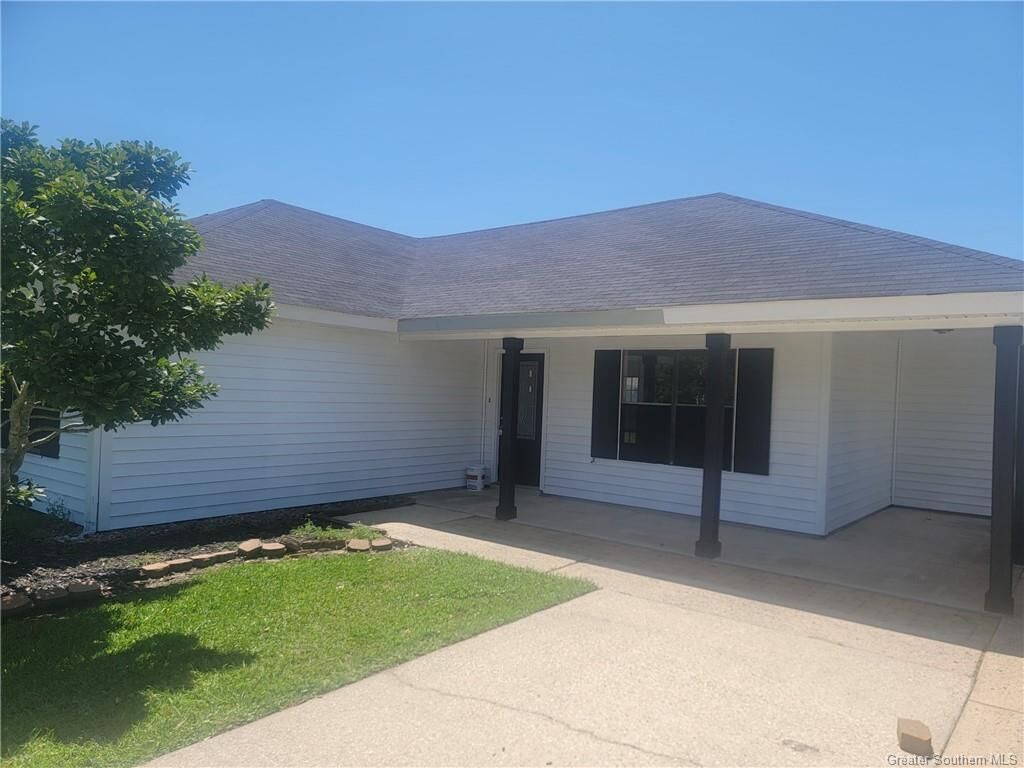 Property Photo:  5802 Prestwick Lane  LA 70605 