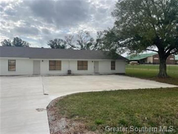 Property Photo: 528 Currie Drive LA 70665