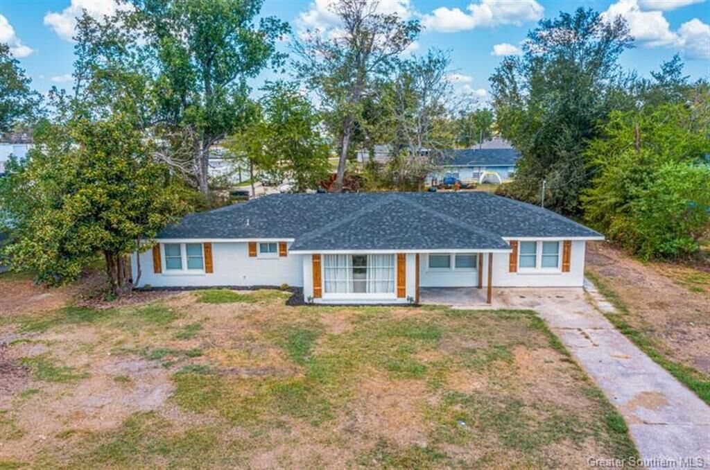 Property Photo:  814 Martha Street  LA 70669 