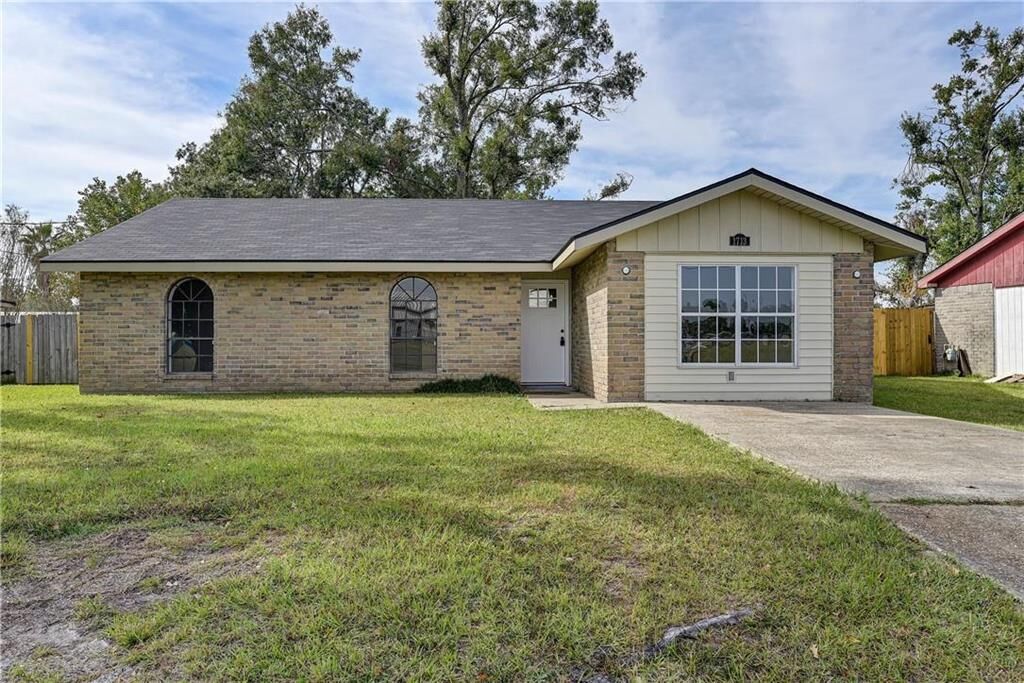 Property Photo:  1713 Clarence Street  LA 70669 