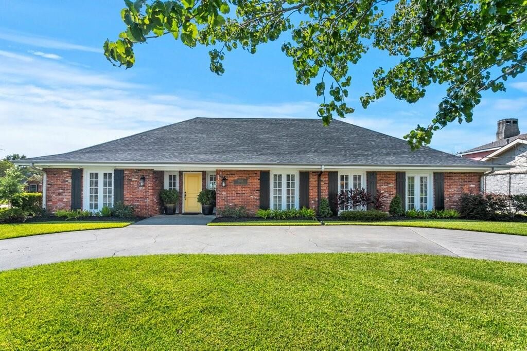 Property Photo:  3518 Holly Hill Road  LA 70605 