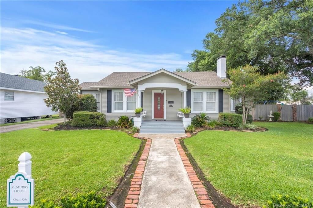 Property Photo:  204 W Elizabeth Street W  LA 70663 