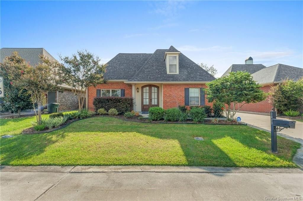 Property Photo: 2313 Lacache Drive LA 70601
