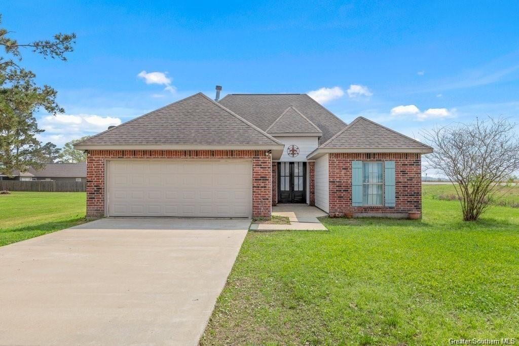 Property Photo:  118 Blake Drive  LA 70657 