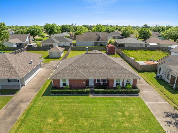 Property Photo: 5817 Dundee Street LA 70605