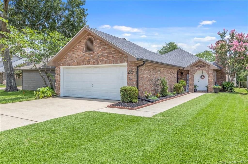Property Photo: 4207 Waterwood Drive LA 70605