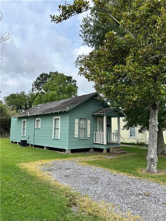 Property Photo: 812 Live Oak Street LA 70601