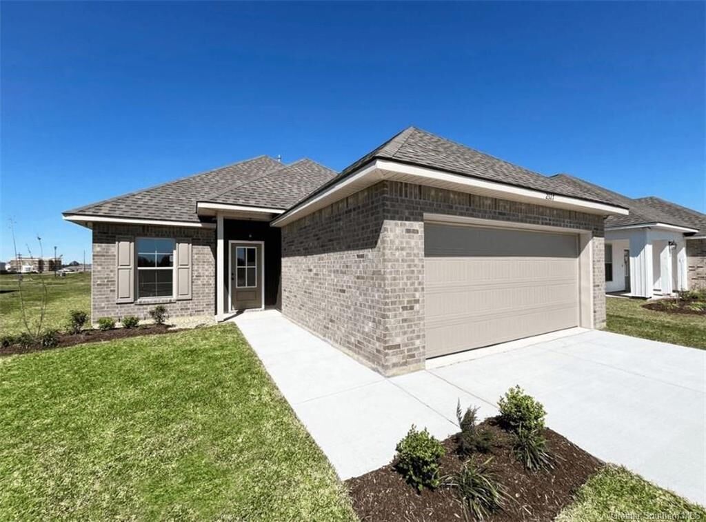 Property Photo: 2327 Langham Court LA 70607