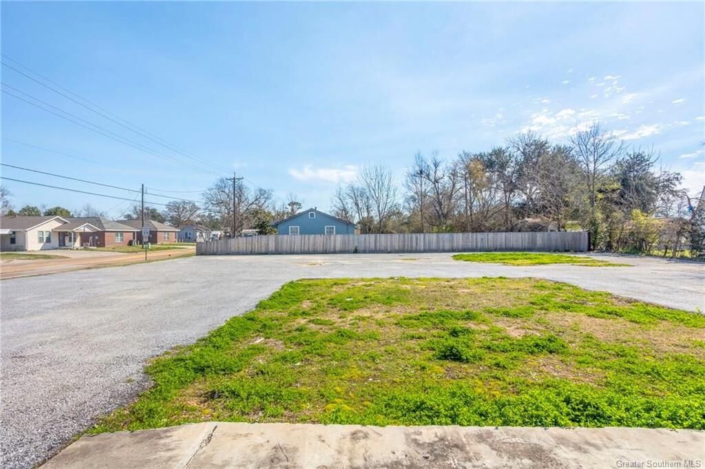 Property Photo: 806 Alamo Street LA 70601