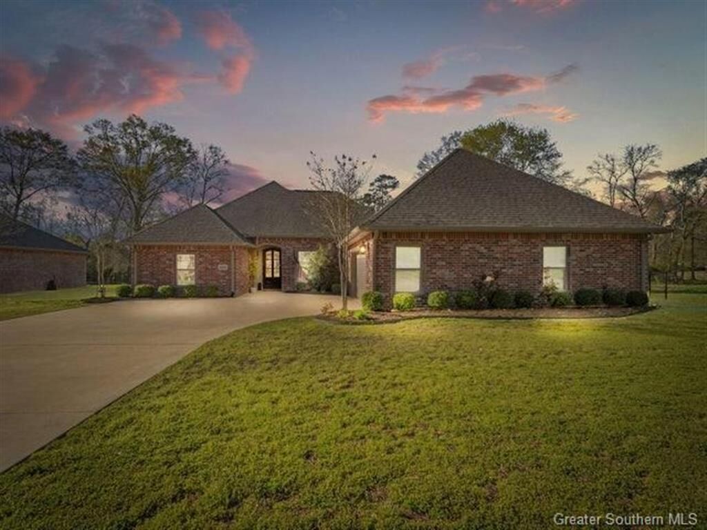Property Photo:  502 Linlee Drive  LA 70634 