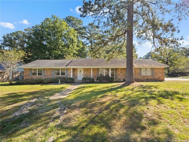 Property Photo: 313 Ridge Row LA 71360