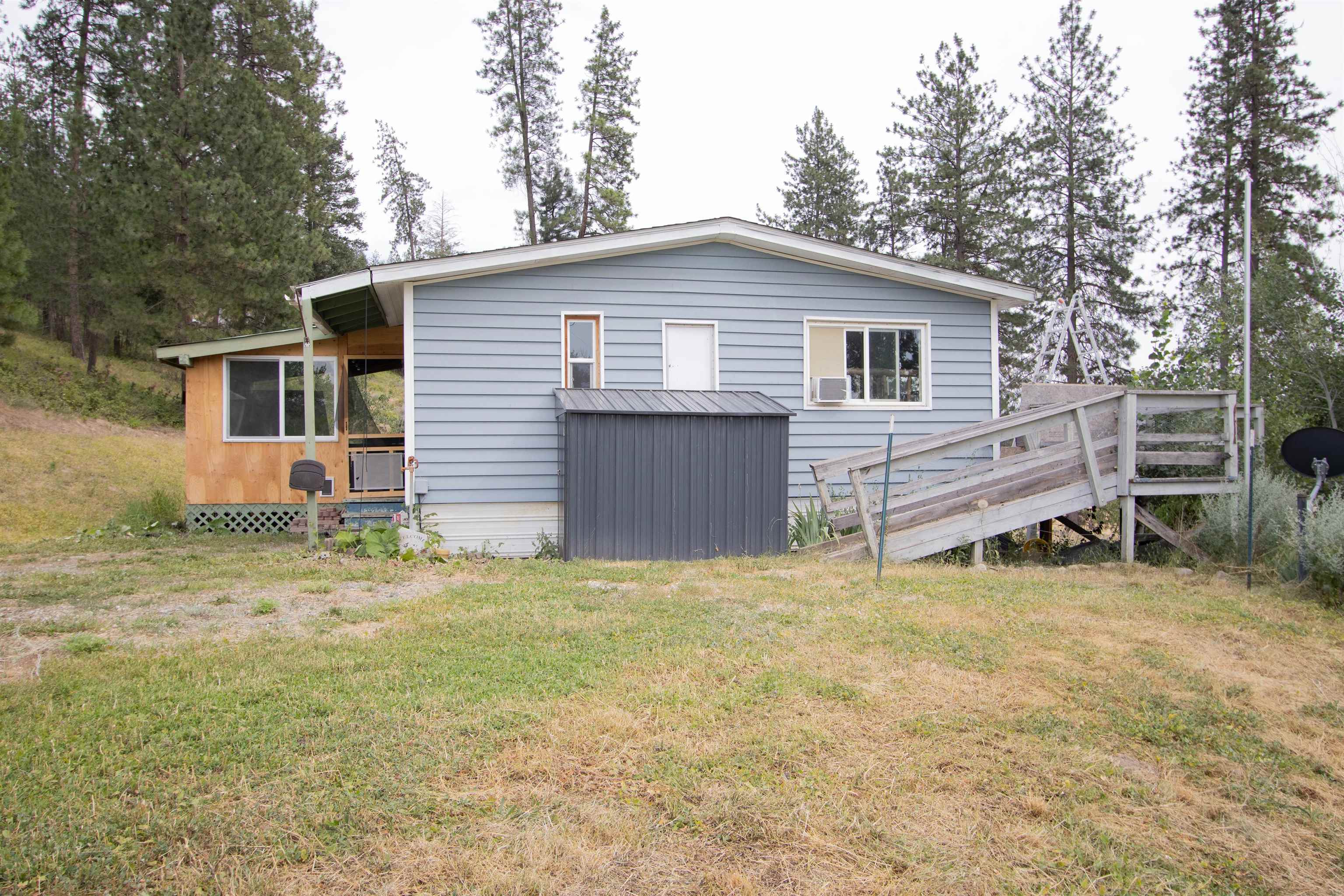 Property Photo:  2360 B Burnt Valley Rd  WA 99109 