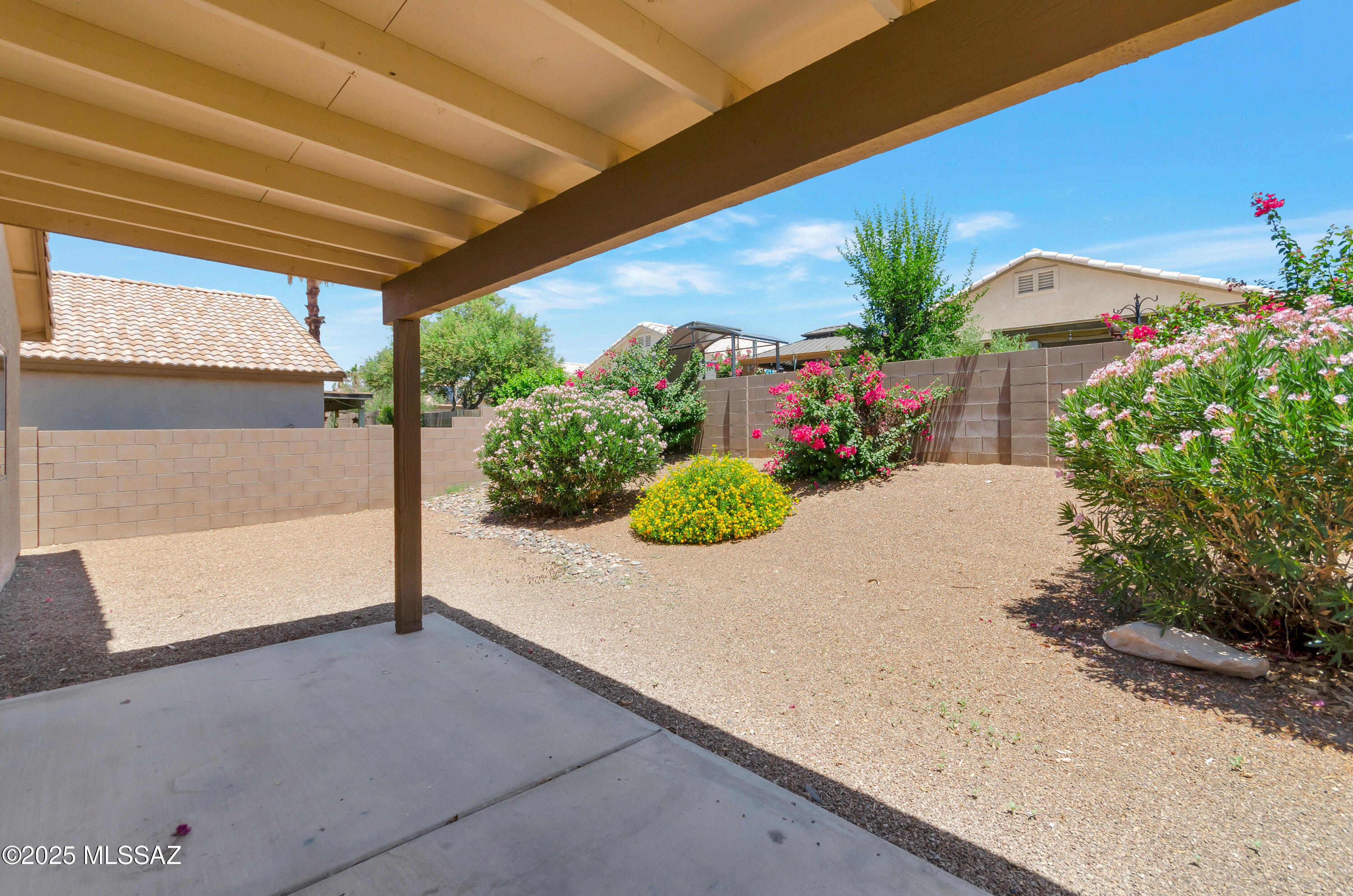 Property Photo: 2886 W Simplicity Drive AZ 85741