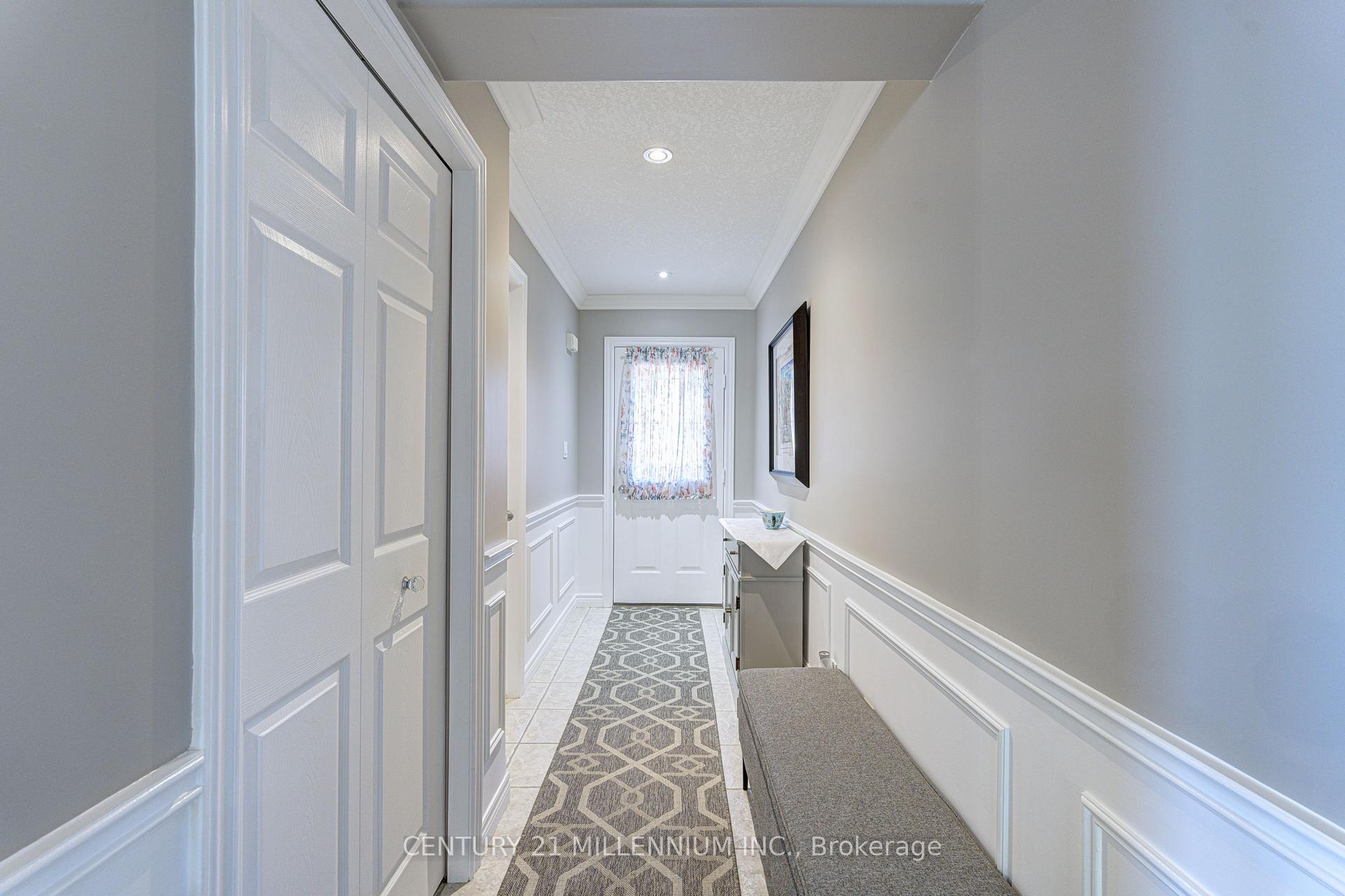 Property Photo: 385 Park Road N 21 ON N3R 0A1