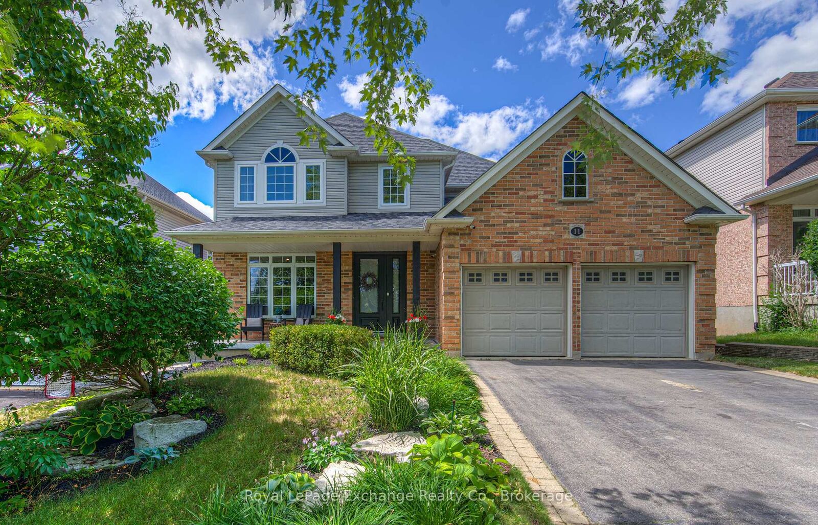 Photo de la propriété: 11 Salmon Way ON L7J 3B1