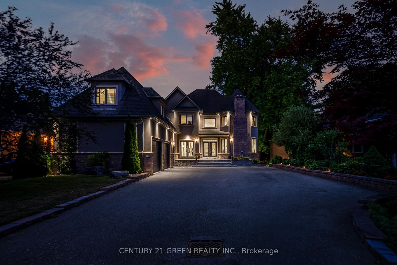 Photo de la propriété:  117 Raglan Street  ON L1N 2S8 