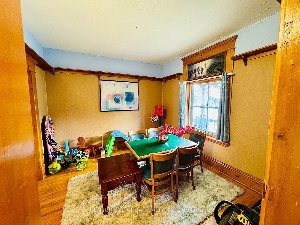 Property Photo:  208 Park Street N  ON K9J 3P8 