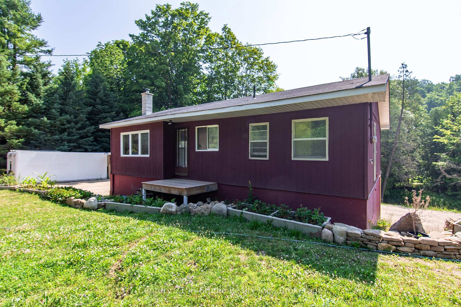 Photo de la propriété:  8355 County 9 Road  ON L0M 1G0 