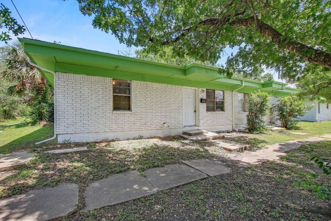 Property Photo: 401 Branch Street TX 76574