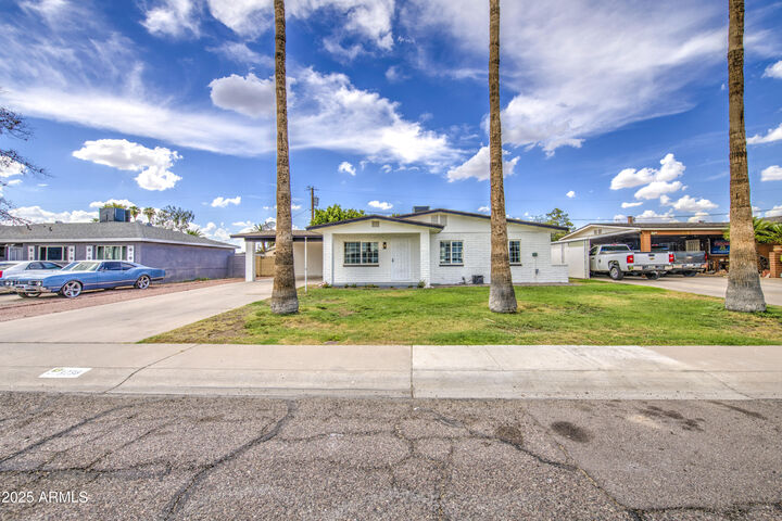 3238 W Altadena Avenue  Phoenix AZ 85029 photo