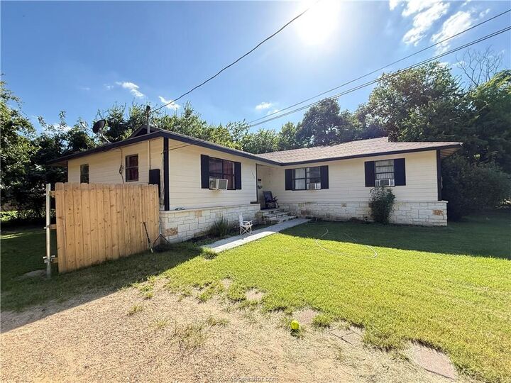 Property Photo:  1205 W 10th  TX 76520 