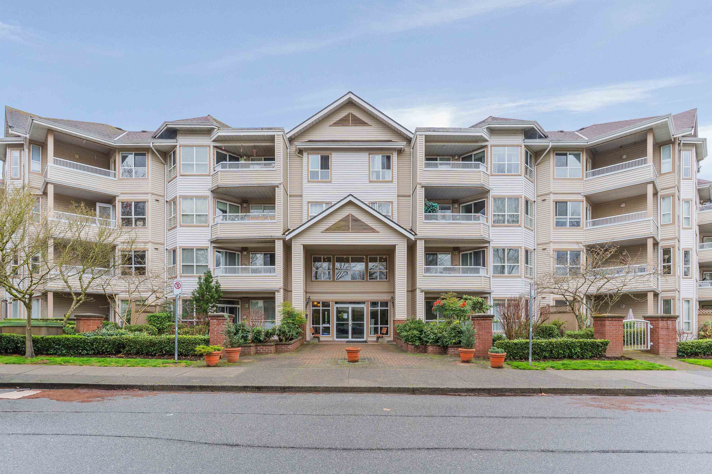 Property Photo: 8139 121A Street 217 BC V3W 0Z2