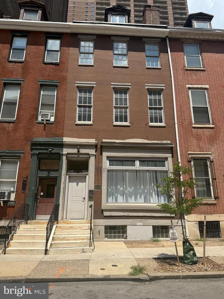1431 Spruce Street 2R  Philadelphia PA 19102 photo