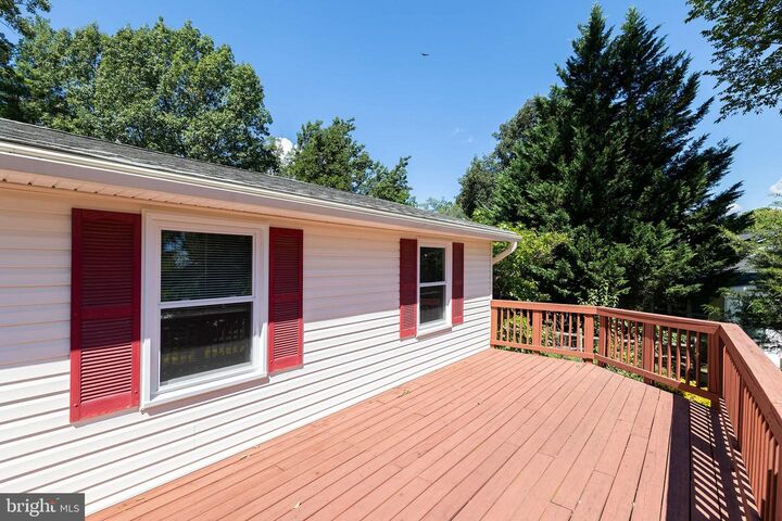 Property Photo: 609 Rockbridge Drive SE VA 20175