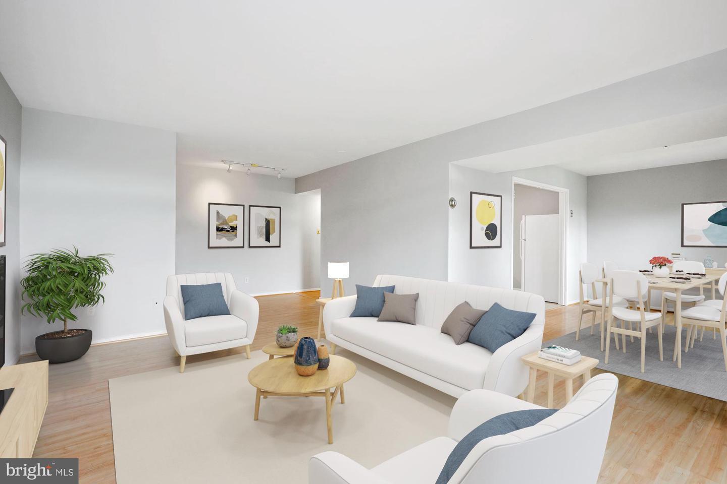 Property Photo:  1645 Parkcrest Circle 7D/200  VA 20190 