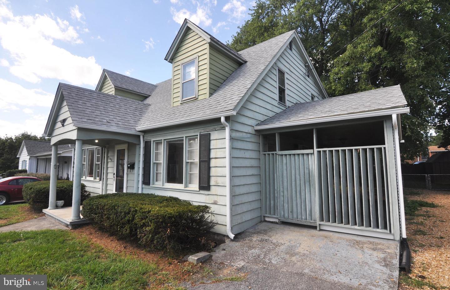 Property Photo: 204 Bellview Avenue A VA 22601