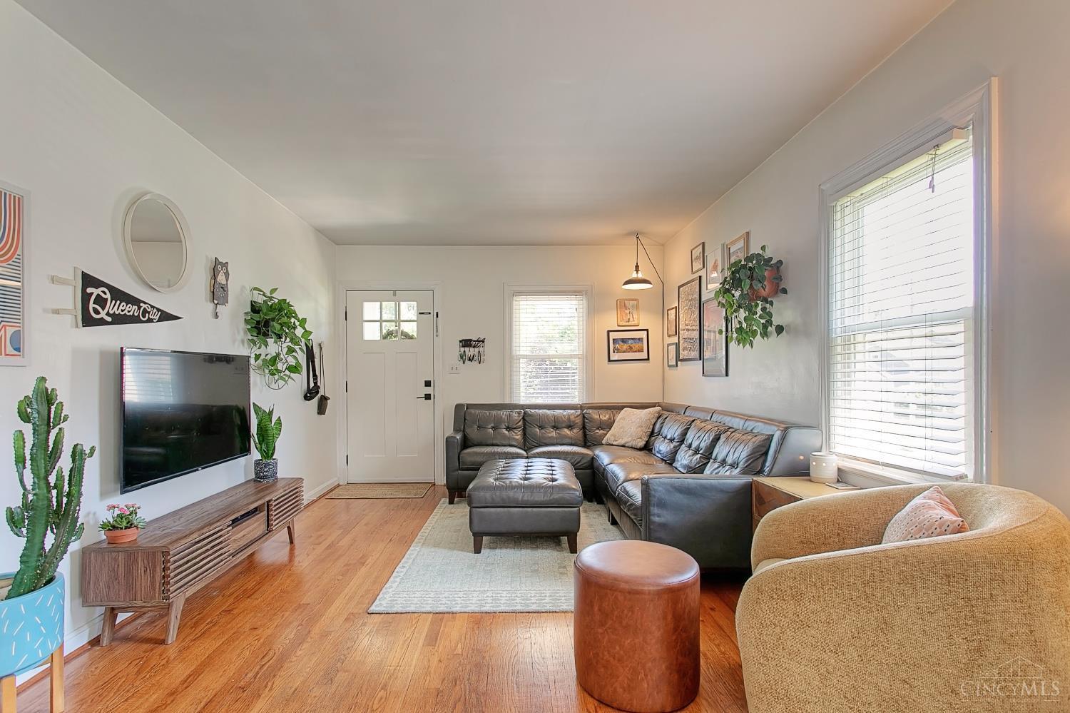 Property Photo: 6787 Rose Crest Avenue OH 45243