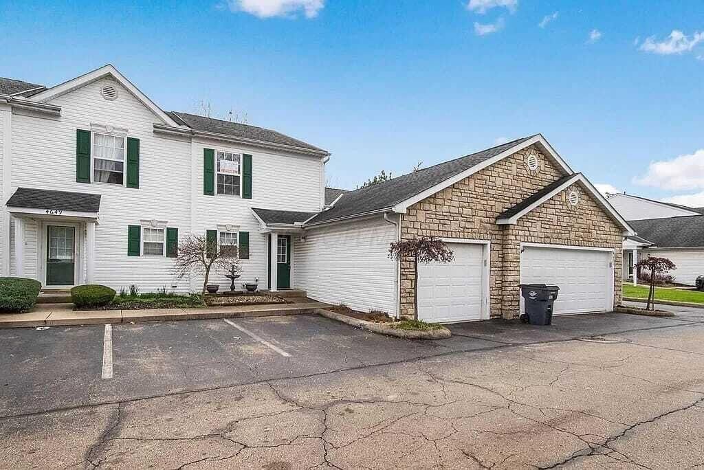 Property Photo: 4651 Hobson Drive OH 43228