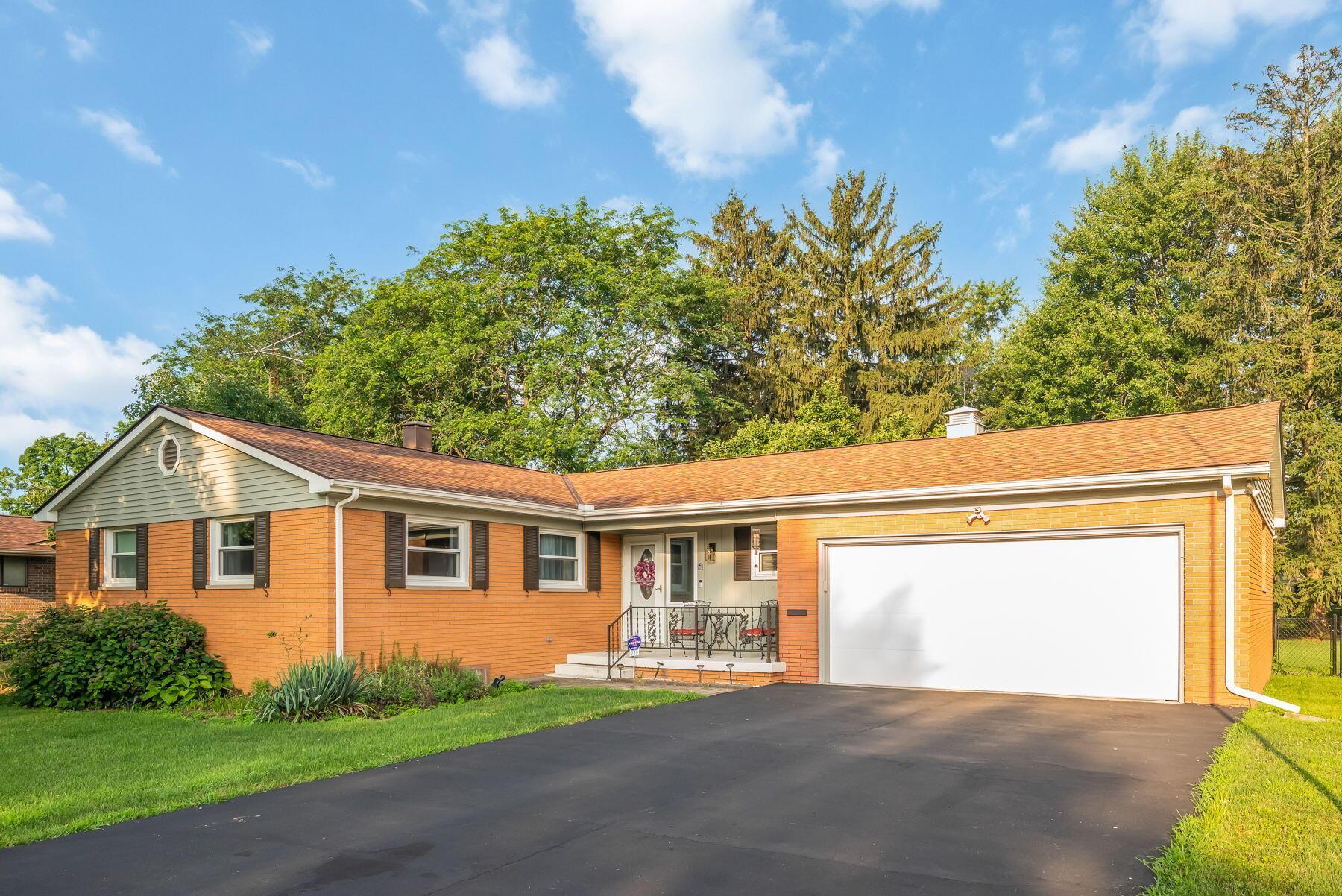 Property Photo: 729 Laura Drive OH 43302