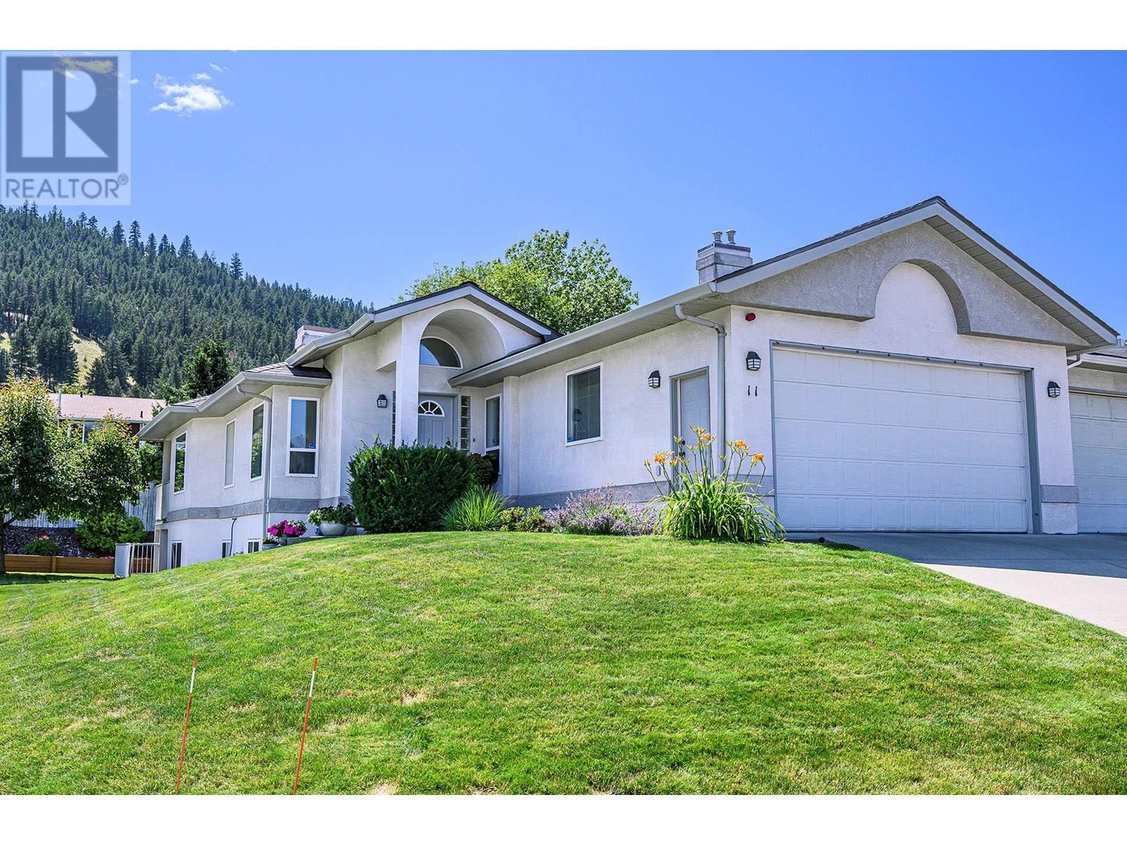 Property Photo:  1350 Finlay Avenue 11  BC V2E 2N3 
